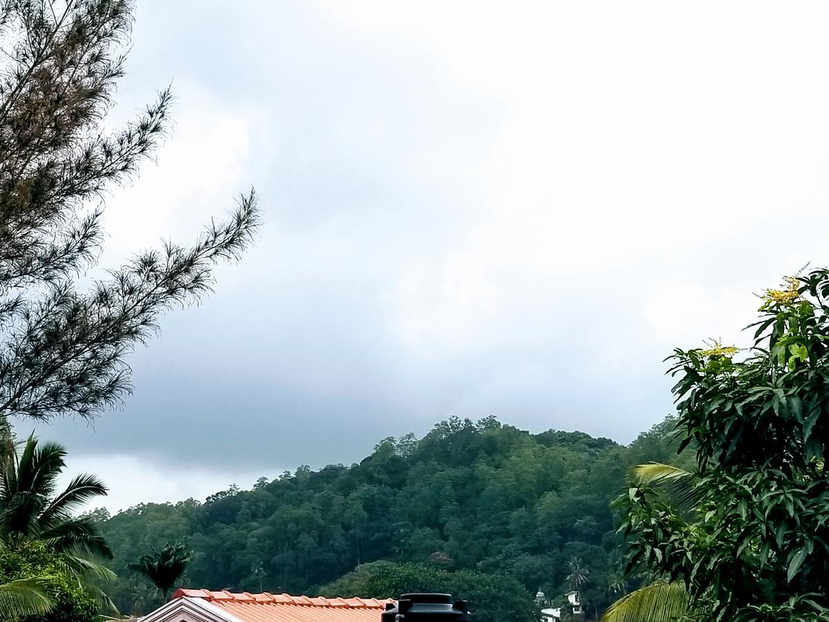 Crystal Lake Resort Kandy Ngoại thất bức ảnh